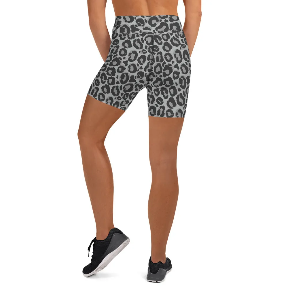 Yoga Shorts in Grey Leopard