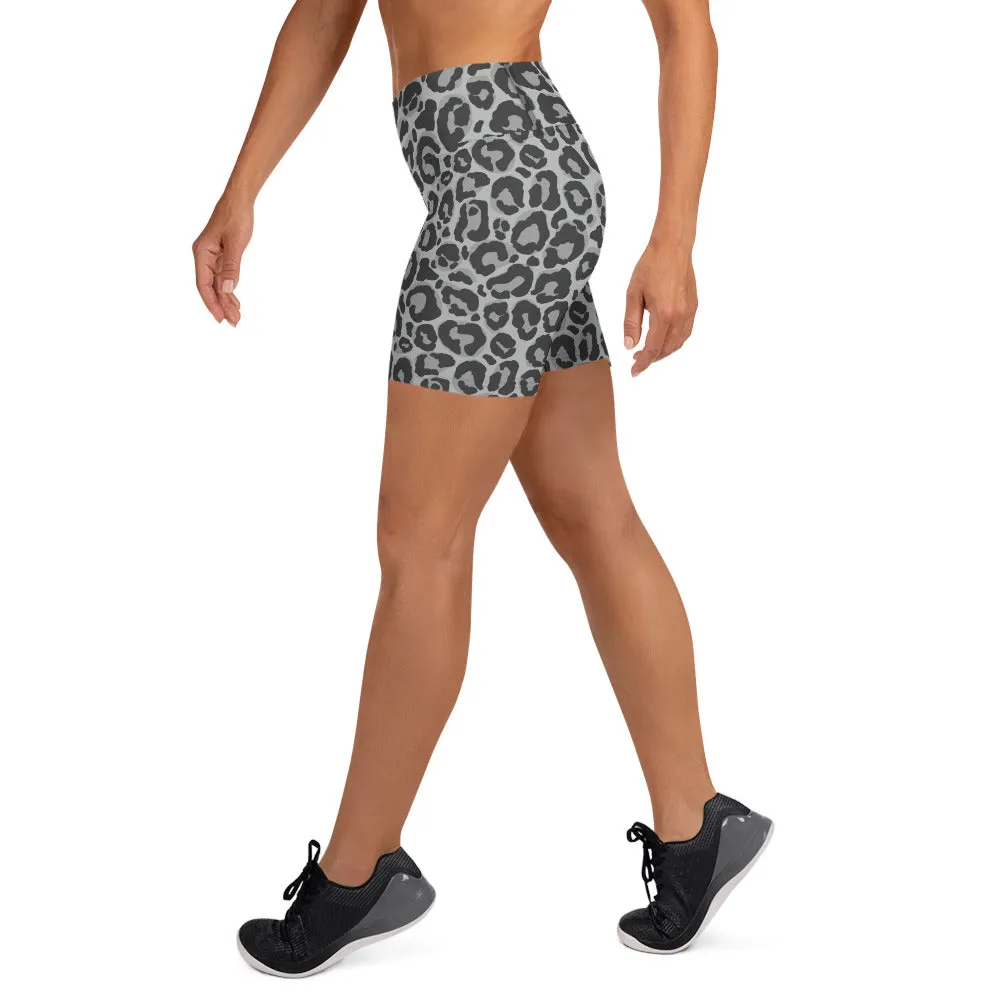 Yoga Shorts in Grey Leopard