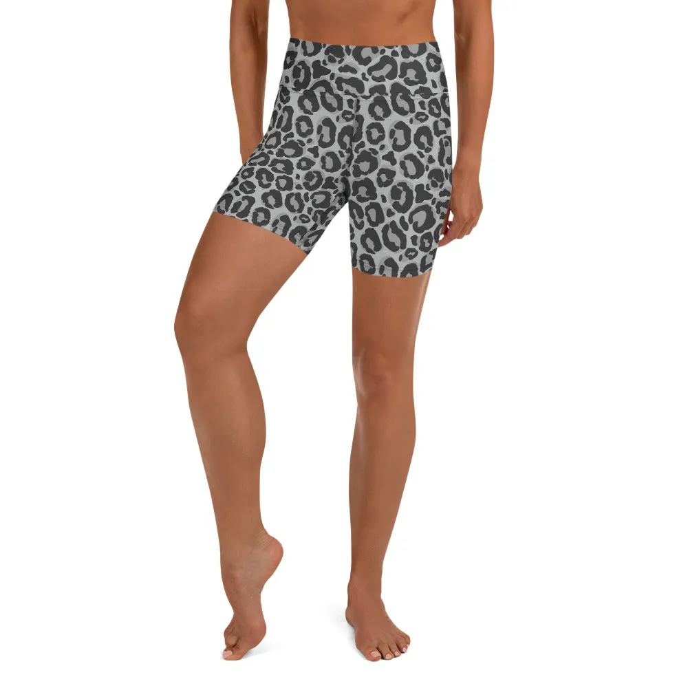 Yoga Shorts in Grey Leopard